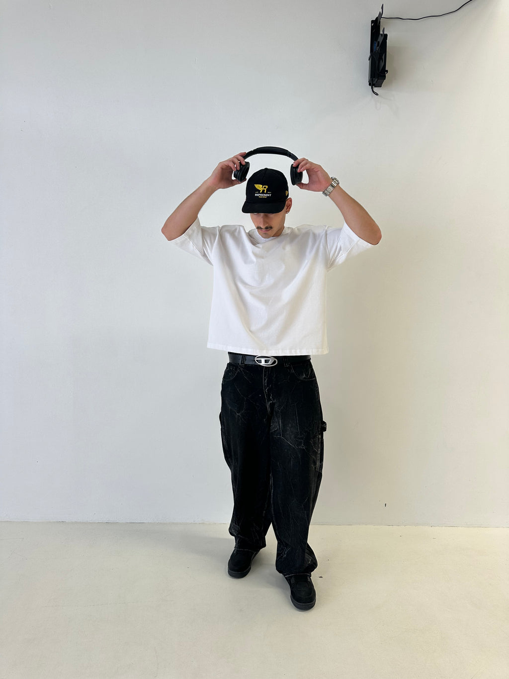 Cropped T-Shirt - White