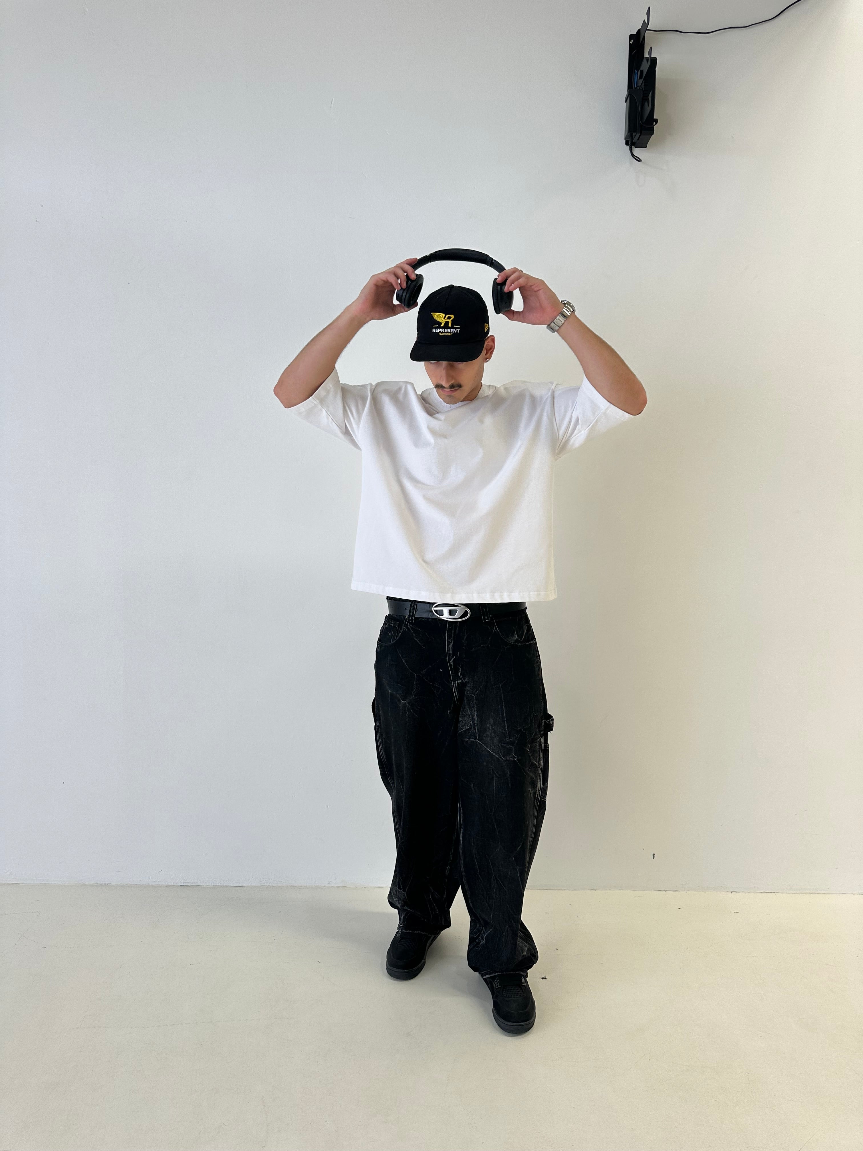 Cropped T-Shirt - White